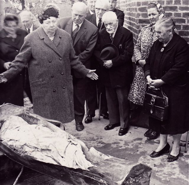 Mevrouw S. had haar mummiesouvenir uit Egypte laten overkomen met een goedkope koerierdienst en dit was het trieste resultaat.